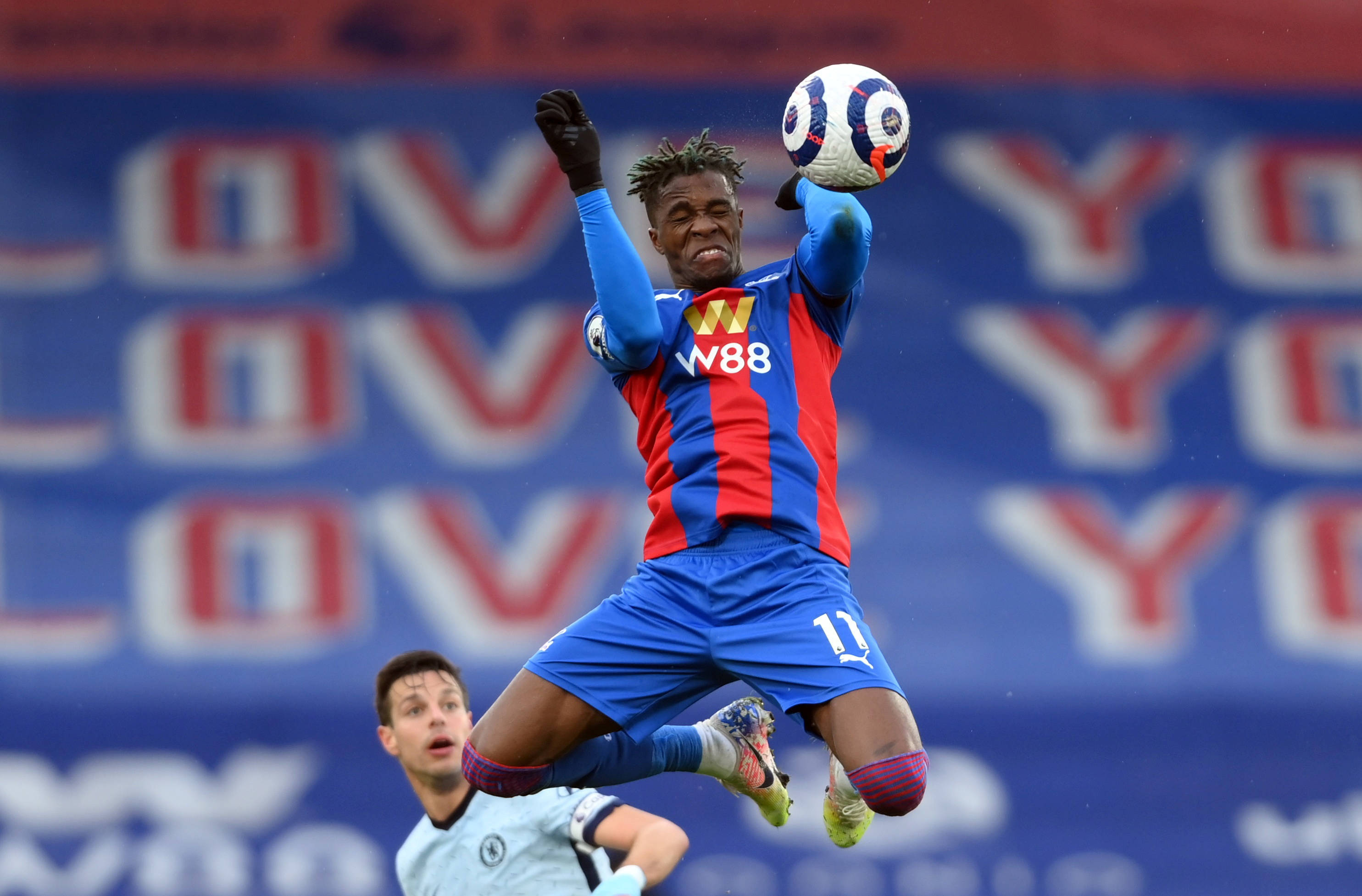 夺冠引发热议!,姆巴佩在利物浦比赛中出色防守比赛高潮迭起的简单介绍 夺冠引发热议!,姆巴佩在利物浦比赛中出色防守比赛高潮迭起的简单介绍