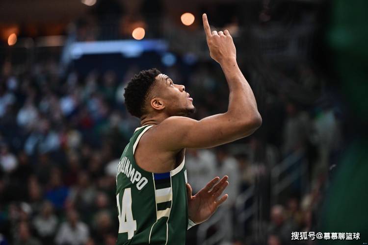 包含字母哥巅峰对决，东契奇与90激战日本队分钟，精彩发挥胜负难料！的词条