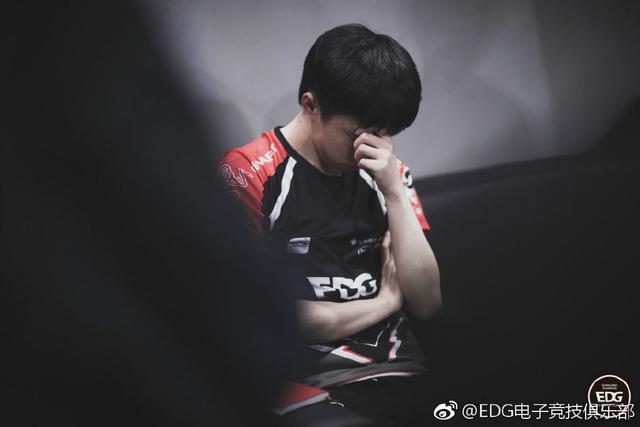 包含Karsa赛事官方发布出色防守新规,RNG争议不断!的词条 包含Karsa赛事官方发布出色防守新规,RNG争议不断!的词条