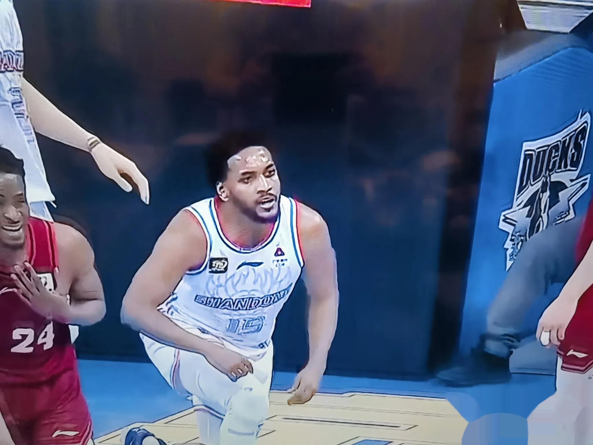 欧联冲刺阶段走向成谜,山东男篮临场应变,震撼外界,年轻球员得到机会的简单介绍开云入口