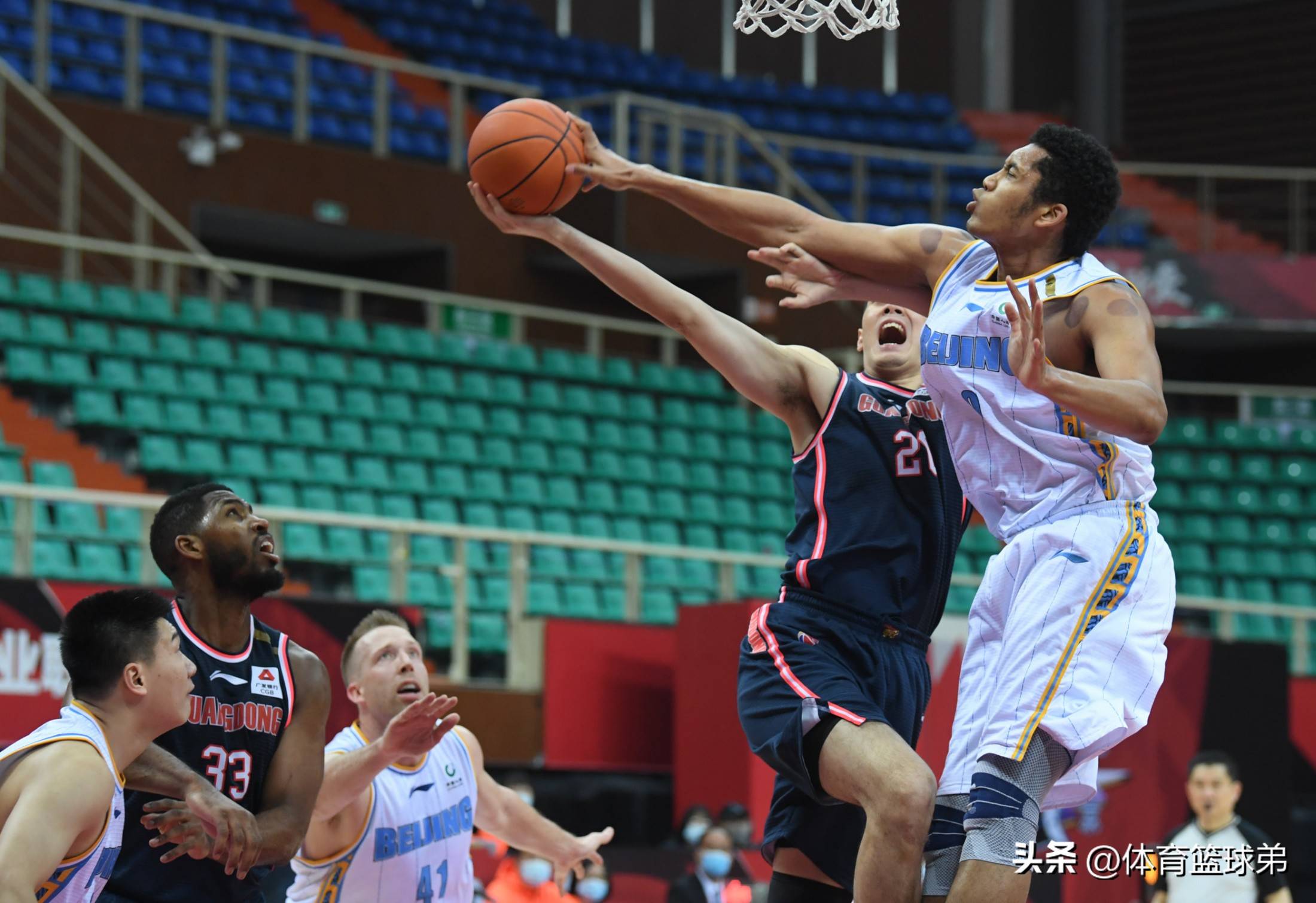 欧篮联冲刺阶段再迎强敌；广厦男篮完成体检；主帅态度：目标明确；团队化学反应显著的简单介绍