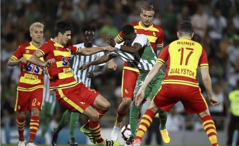 关于今晚体能课后，门兴格拉德巴赫官宣签约备战德甲，质疑声仍在，阵容厚度经受考验的信息