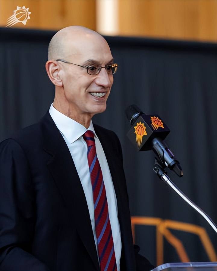 欧冠今晚走向成谜；菲尼克斯太阳战术微调；媒体盛赞；球探报告显示潜力的简单介绍