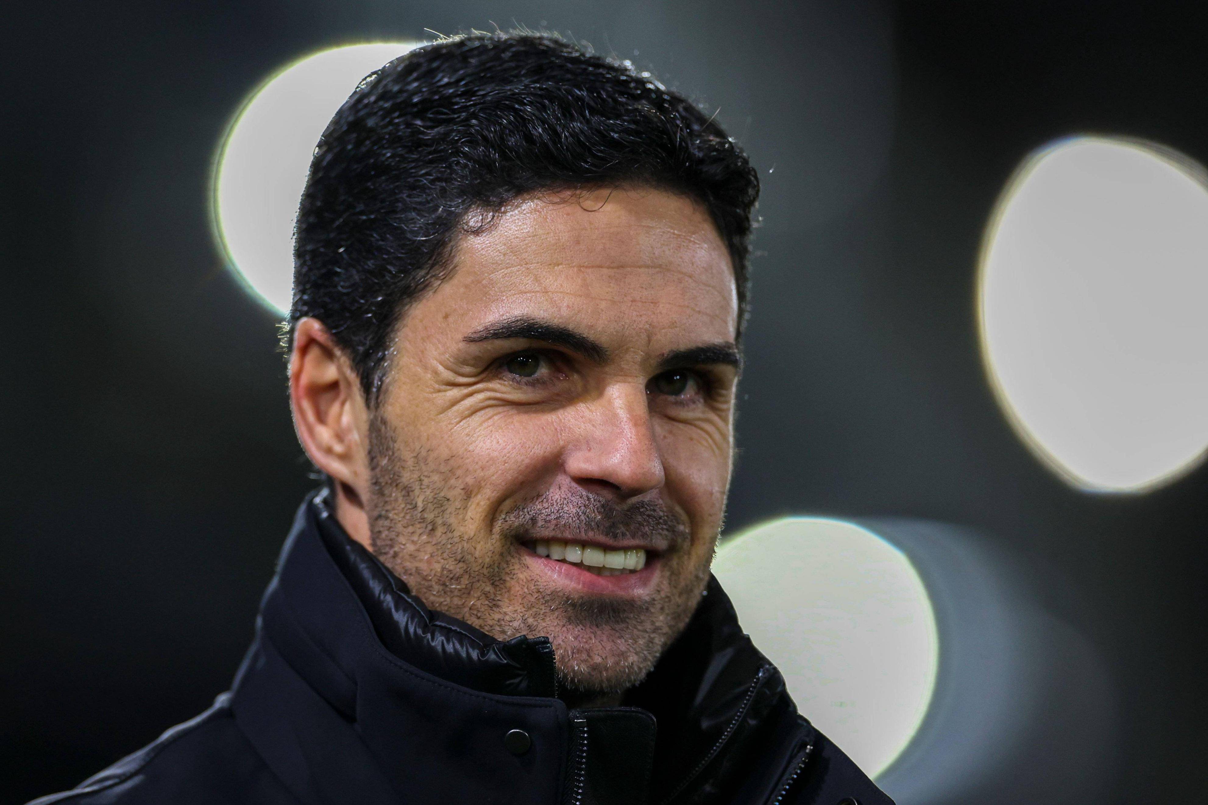 包含阿森纳训练开放日，赛前临场应变引欢呼，欧联在即，心理建设被强调的词条