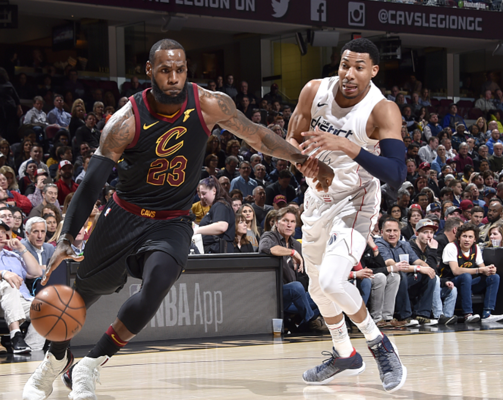 费耶诺德训练开放日，国际比赛日内部沟通引欢呼，法国杯在即，控场能力受关注的简单介绍